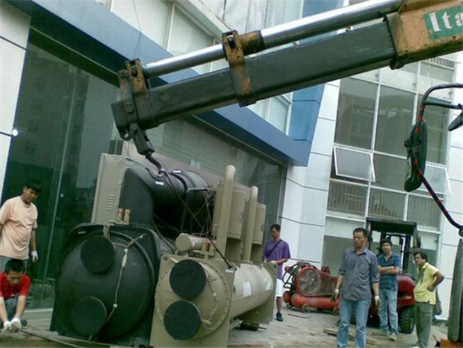 丰南区随车吊和汽车吊的核心区别是什么？哪种更省钱？