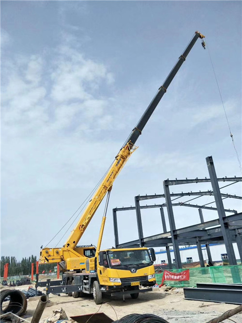 丰南区超高层建筑钢结构吊装案例